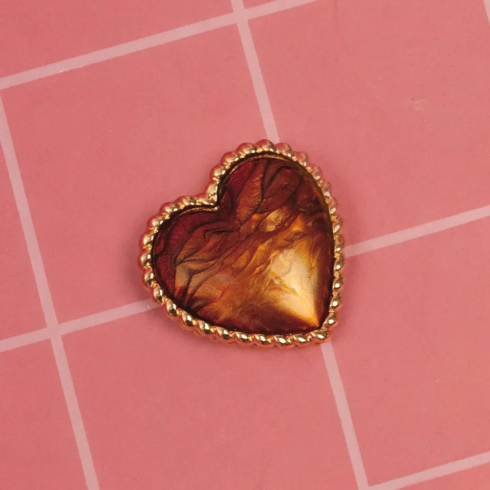 PRENDEDOR CORAZON ENTORCHADO MARRÓN 2