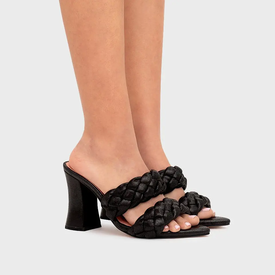 SAORI PUMP NEGRO 2
