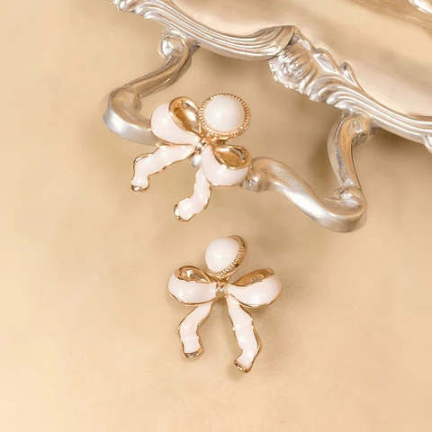 ARETE PIN LAZO MARIE HUESO