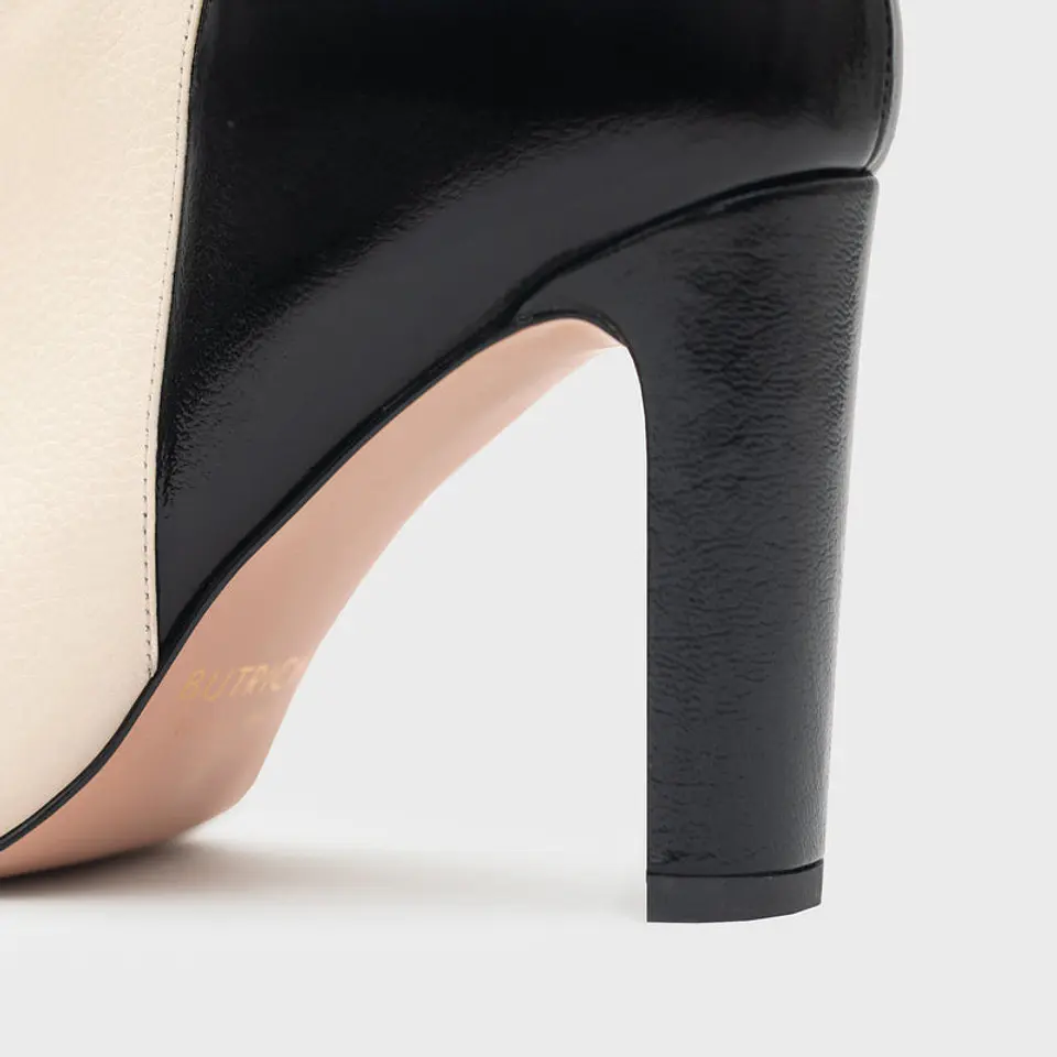 BOTA AISSA HUESO 3