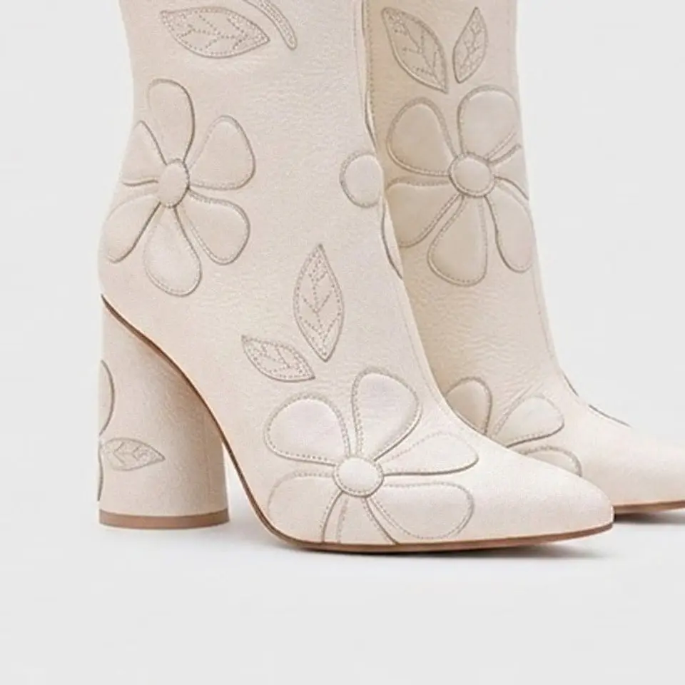 BOTA JANIA HUESO 2