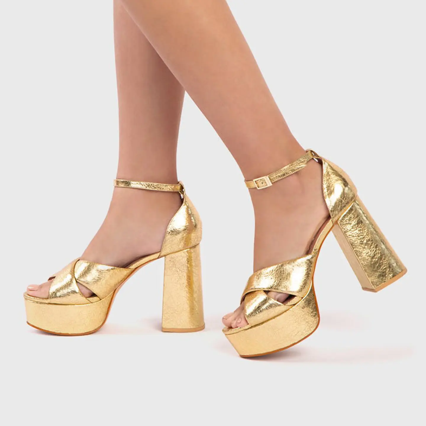 FRANCISCA PLATAFORMA DORADO 2