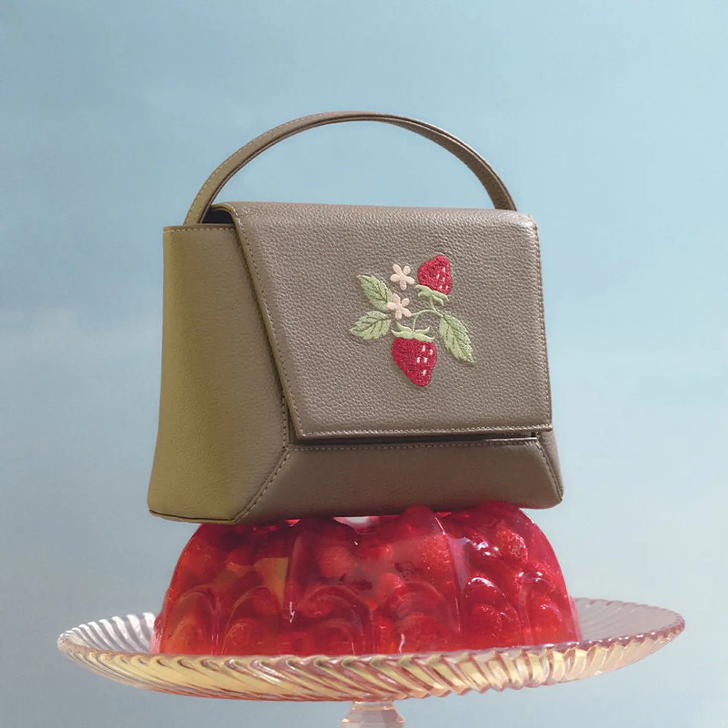 FLAP HANDBAG STRAWBERRY SUNDAE MARRÓN 2