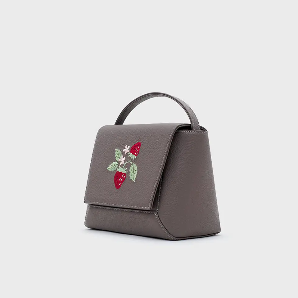 FLAP HANDBAG STRAWBERRY SUNDAE MARRÓN 5