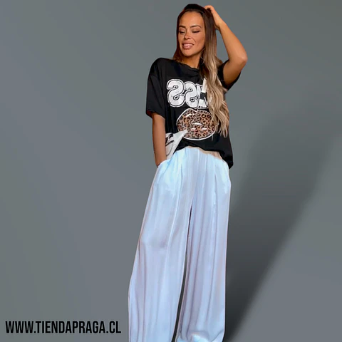 Polera KISS