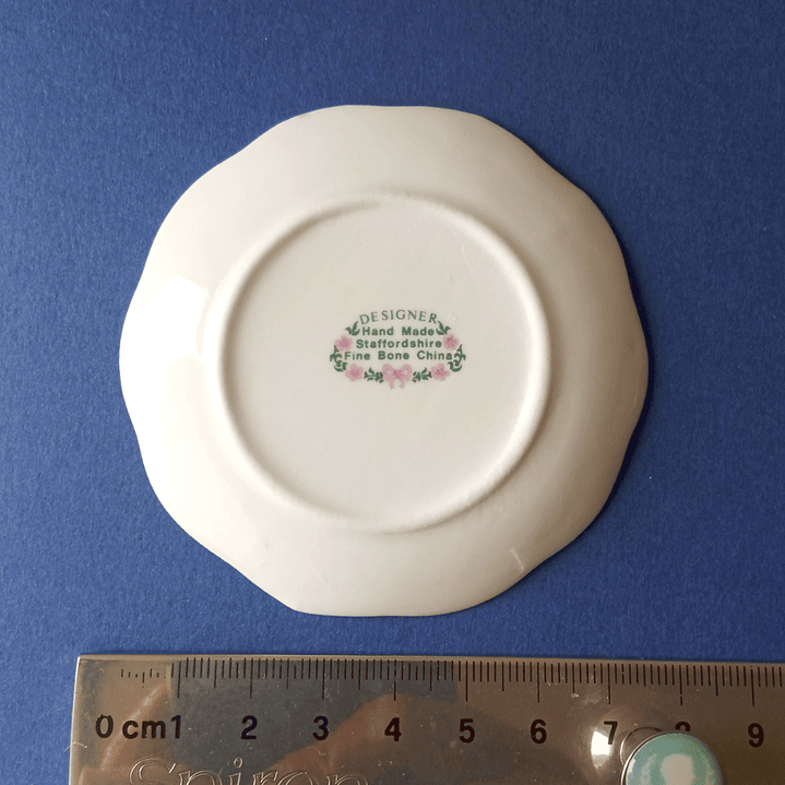 Plato pequeño de Hawker Hurricane - Inglaterra años 80 6