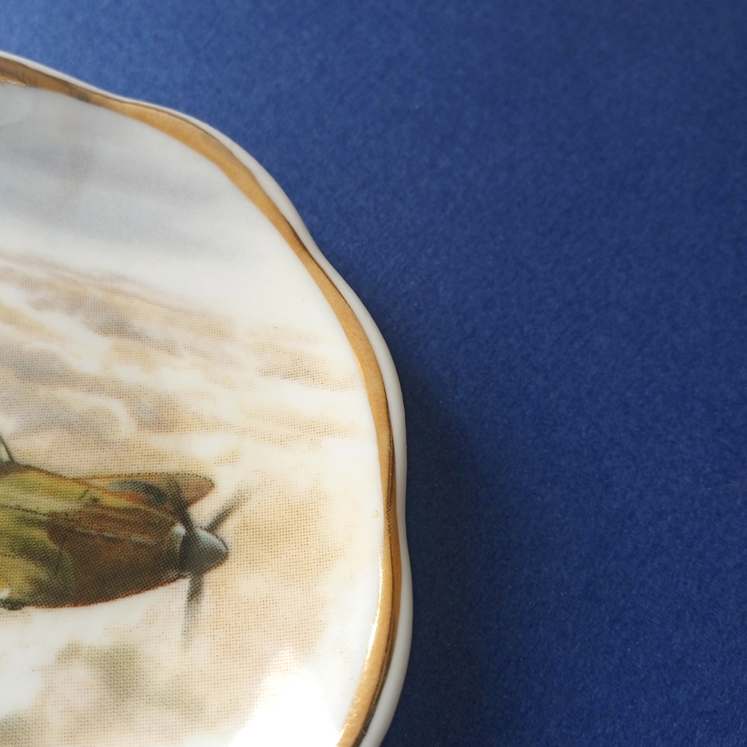 Plato pequeño de Hawker Hurricane - Inglaterra años 80 4