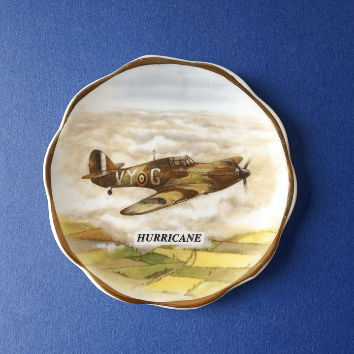 Plato pequeño de Hawker Hurricane - Inglaterra años 80 1