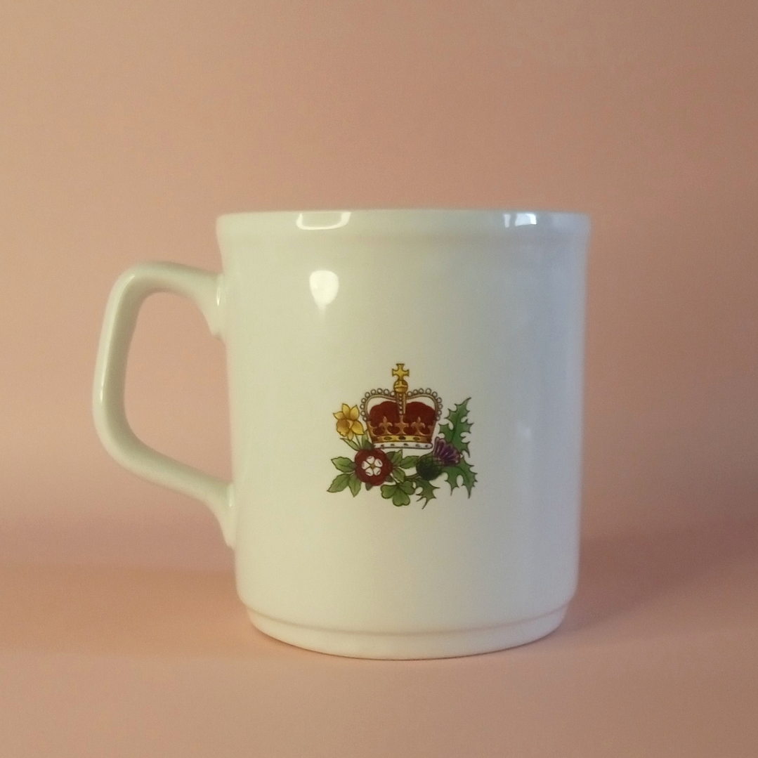 Tazón Jubileo de Plata Reina Isabel II – Cartwright, 1977 2