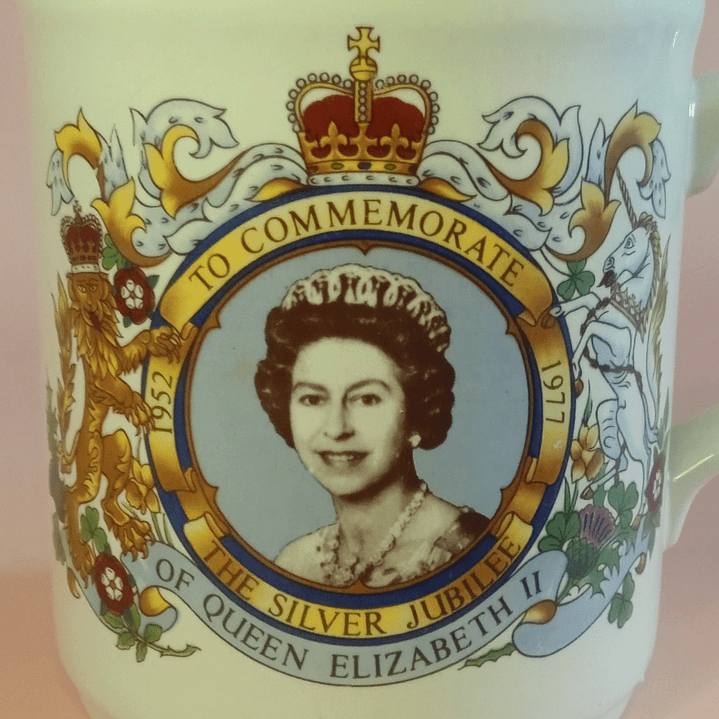 Tazón Jubileo de Plata Reina Isabel II – Cartwright, 1977 3