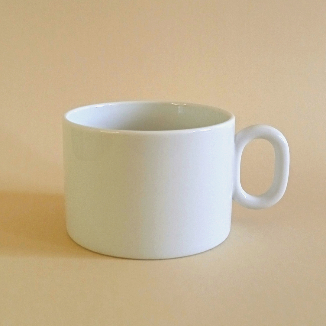 Taza de porcelana Alessi con relieve en la base - 2011 en adelante 1