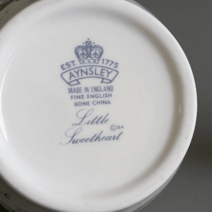 Pareja de floreros de porcelana inglesa Aynsley · años 80 4