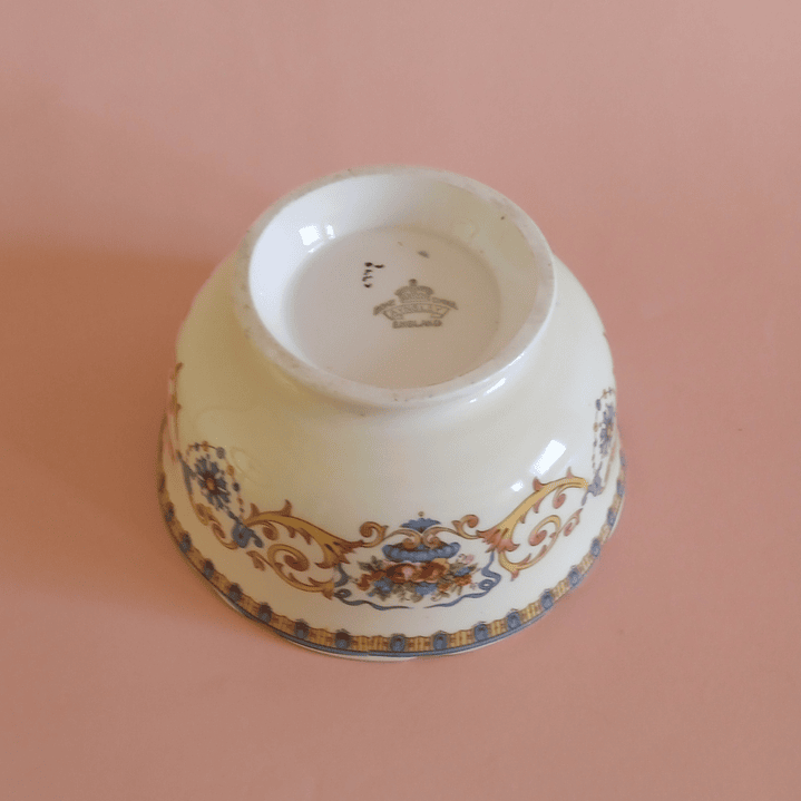 Bowl mediano inglés Aynsley · años 40 6