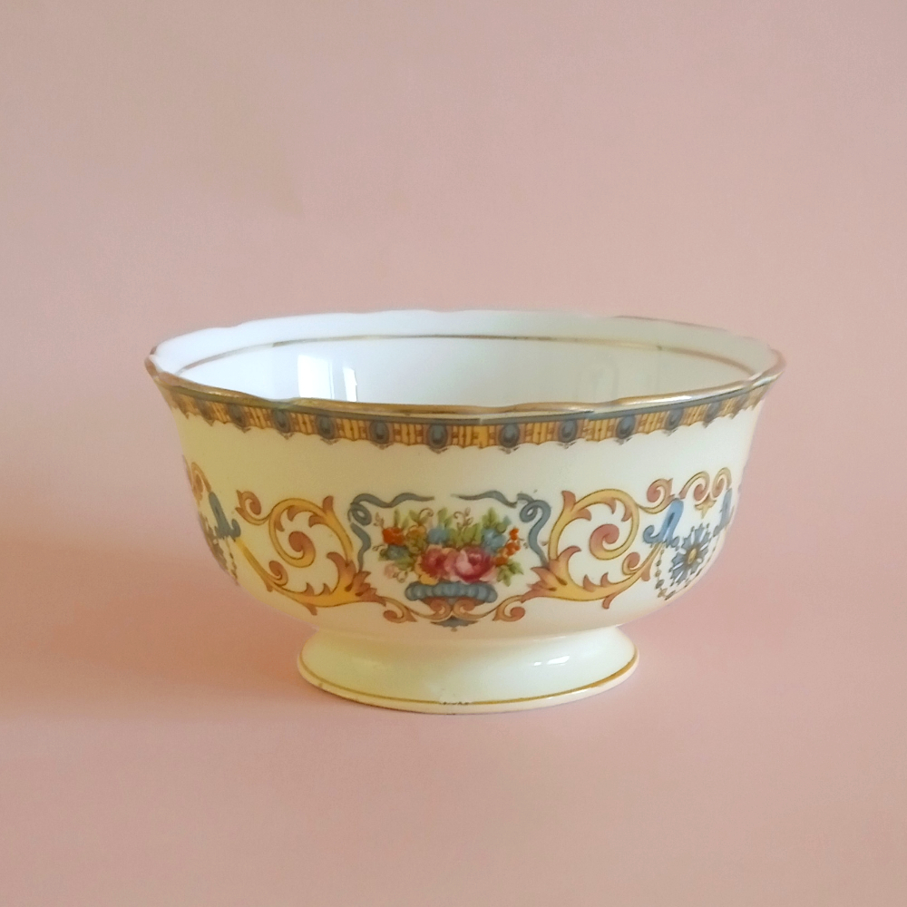 Bowl inglés de porcelana Aynsley • 1940