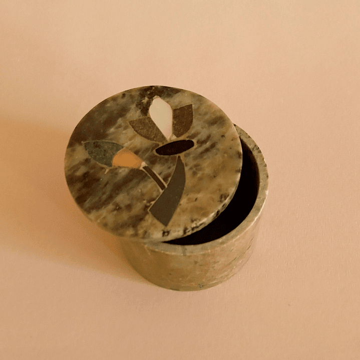 Joyero indio de piedra pulida con incrustación de nácar - años 70 4