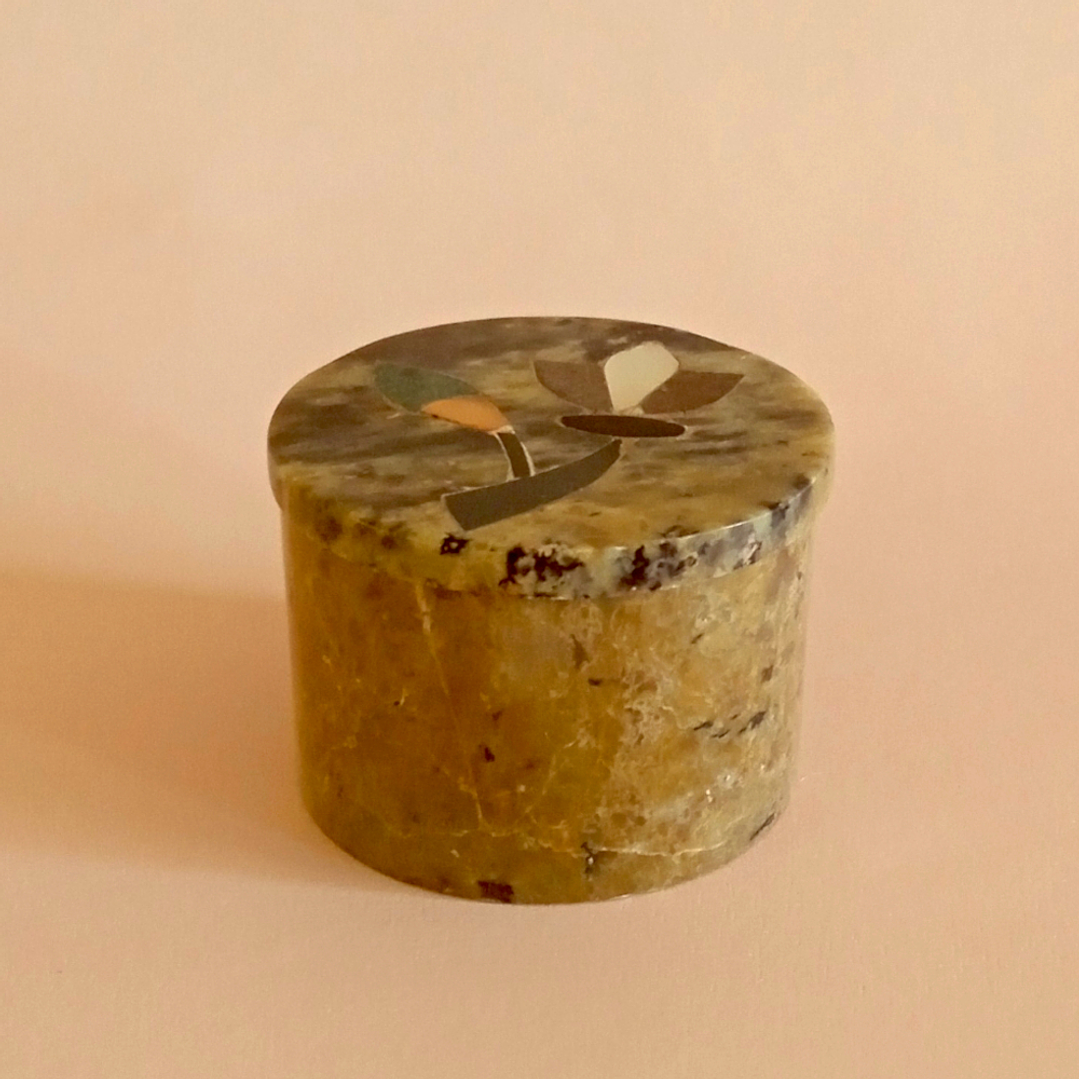 Joyero indio de piedra pulida con incrustación de nácar - años 70 1