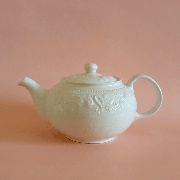 Tetera inglesa Barratt's con relieve de fresas · años 70 4