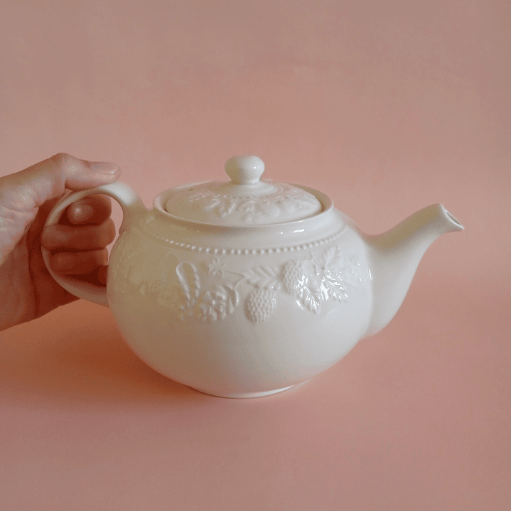 Tetera inglesa Barratt's con relieve de fresas · años 70 6