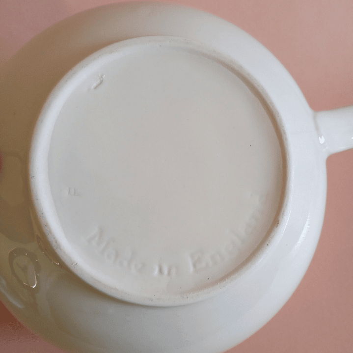 Tetera inglesa Barratt's con relieve de fresas · años 70 5