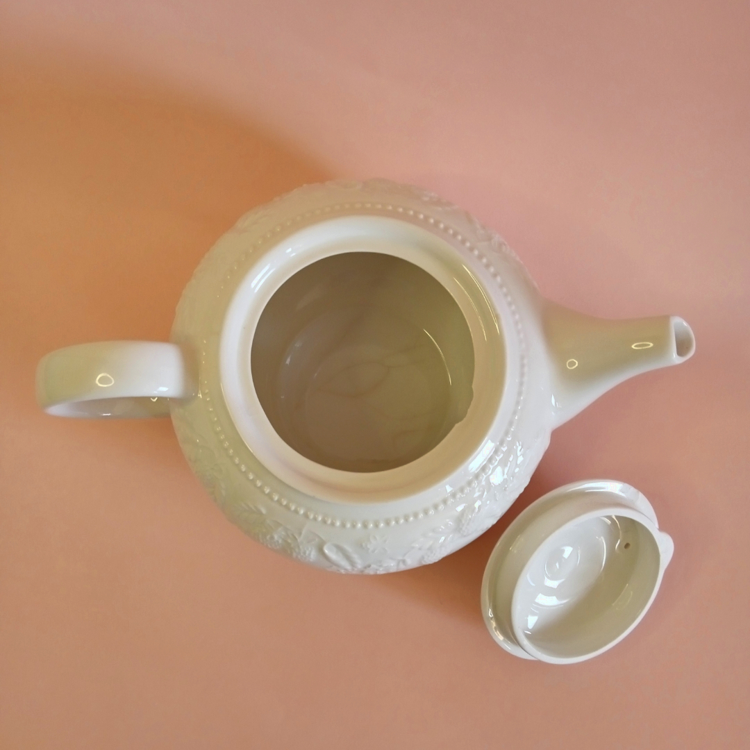 Tetera inglesa Barratt's con relieve de fresas · años 70 7