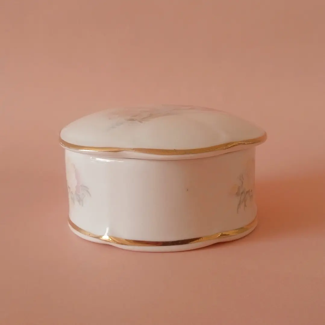Joyero de porcelana fina · Staffordshire, Inglaterra · años 80-90 8