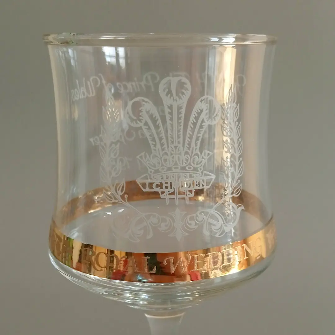 Copa Conmemorativa Boda Real Carlos y Diana • Inglaterra, 1981 3
