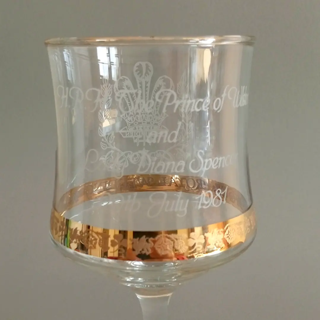 Copa Conmemorativa Boda Real Carlos y Diana • Inglaterra, 1981 5