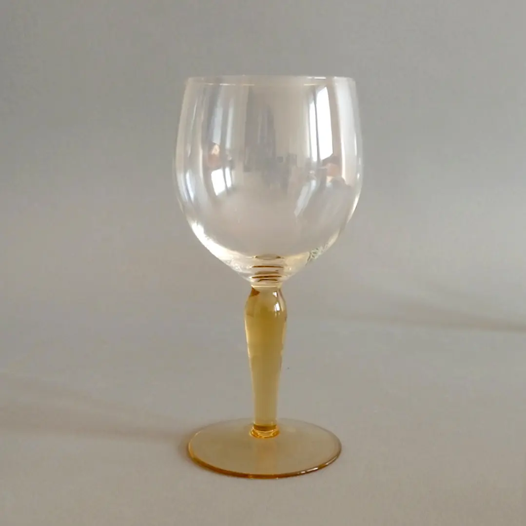 Par de pequeñas copas de cristal soplado europeo vintage • color champagne 4
