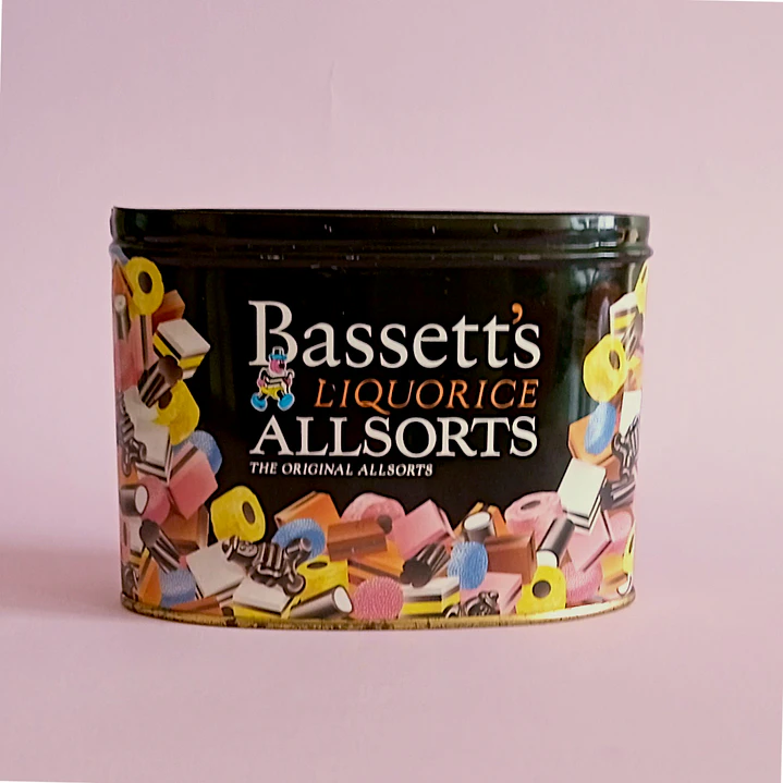 Lata decorativa inglesa de dulces Bassett's Liquorice Allsorts • sin tapa 2