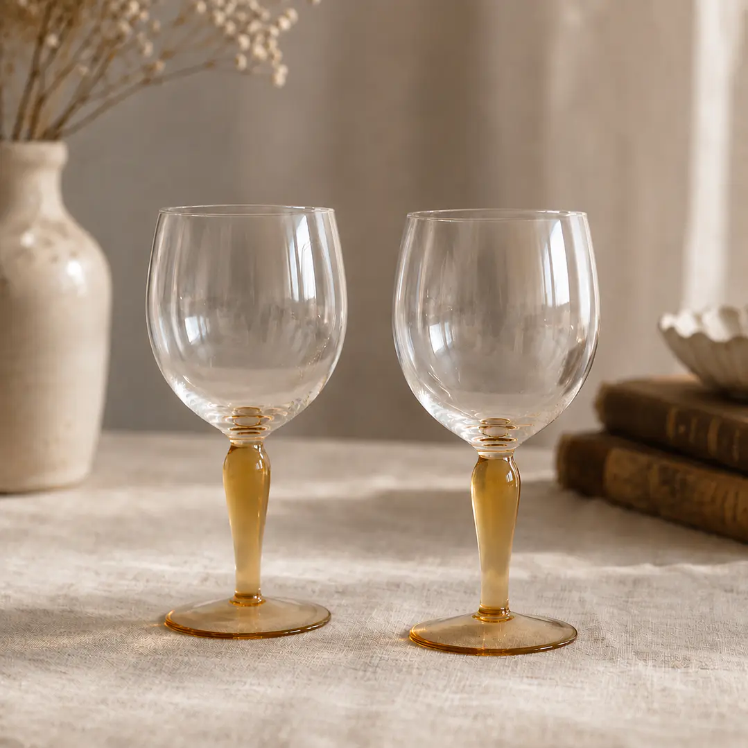 Par de pequeñas copas de cristal soplado europeo vintage • color champagne 6