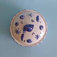 Caja de porcelana redonda con decoración marina en relieve - Miniatura 2