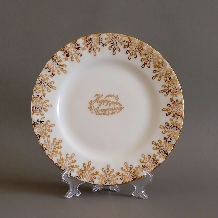 Plato decorativo de porcelana Royal Albert “Happy Anniversary” 1