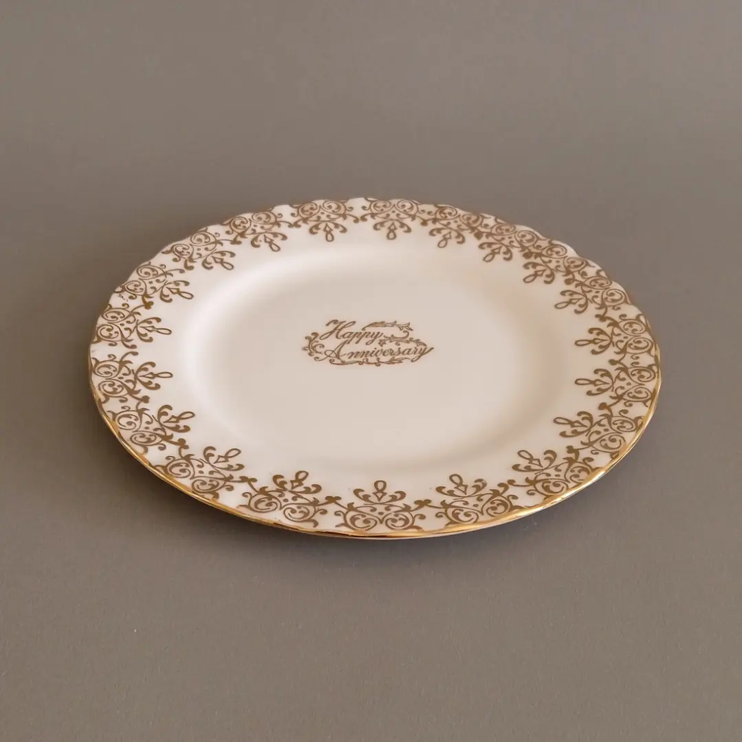 Plato decorativo de porcelana Royal Albert “Happy Anniversary” 2