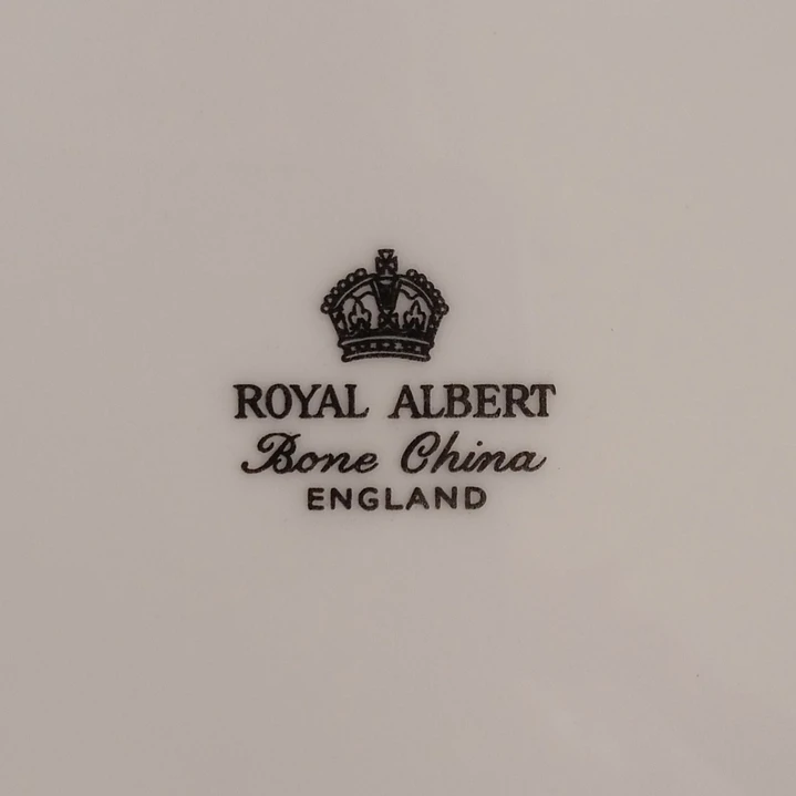 Plato decorativo de porcelana Royal Albert “Happy Anniversary” 4