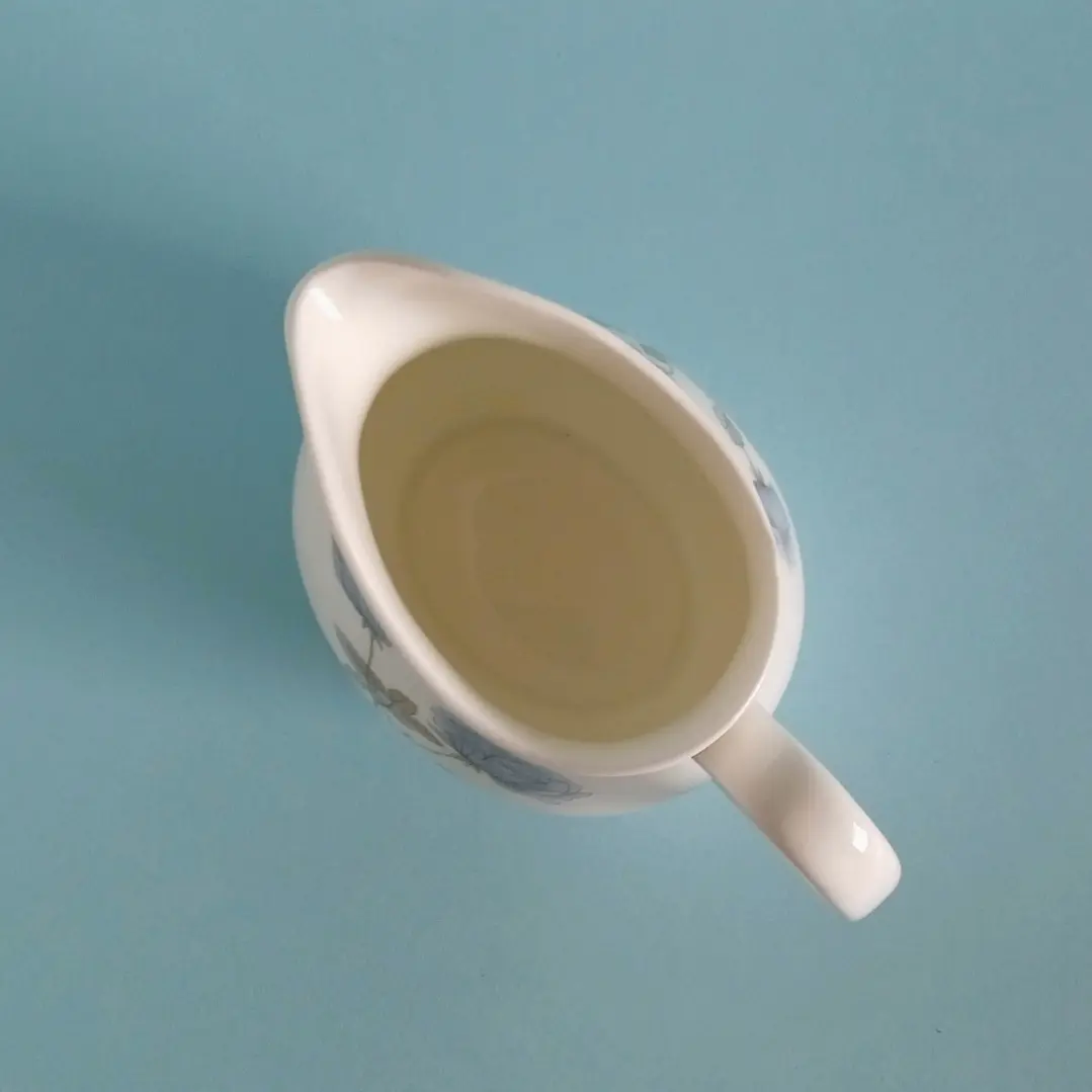 Lechero de porcelana Wedgwood 