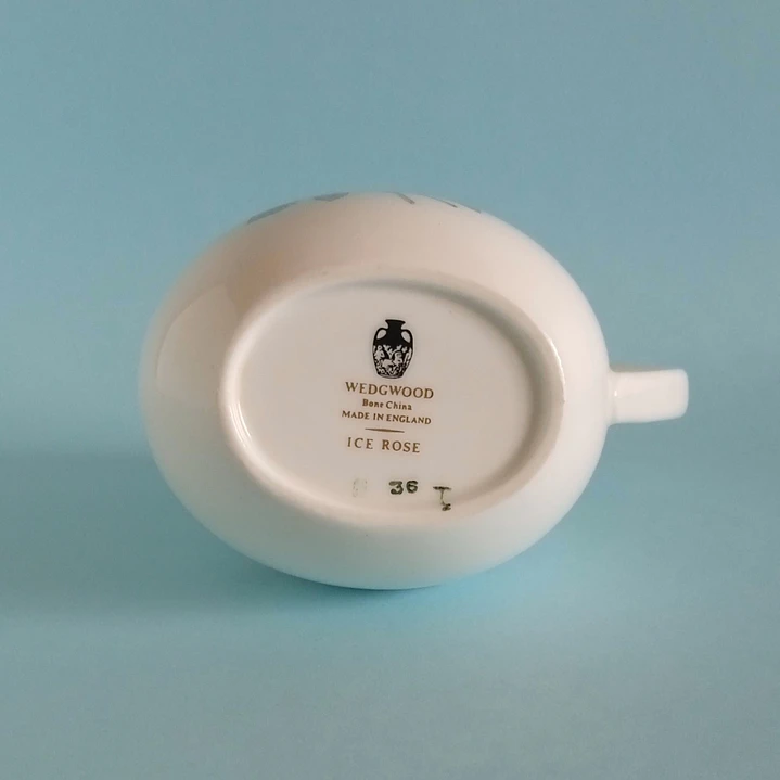 Lechero de porcelana Wedgwood 