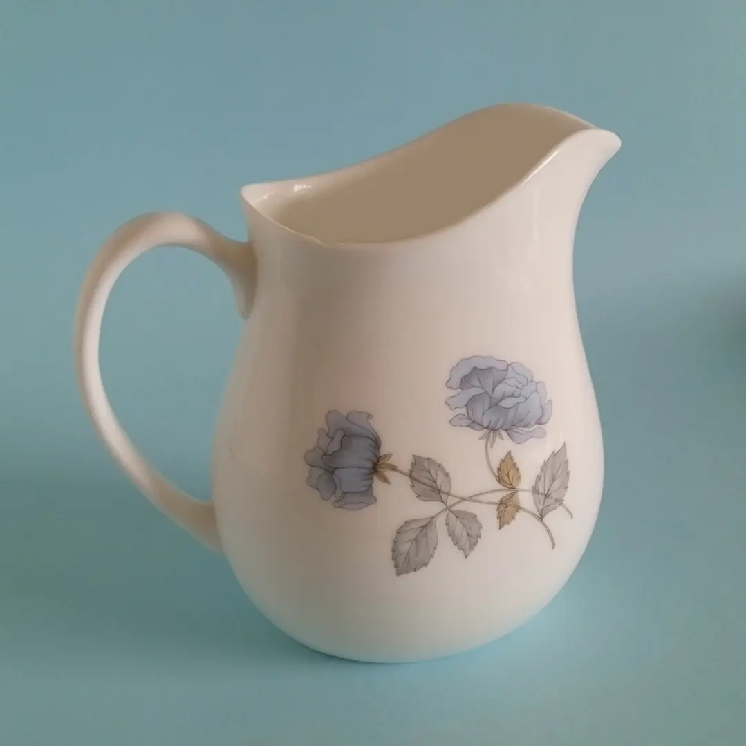 Lechero de porcelana Wedgwood 