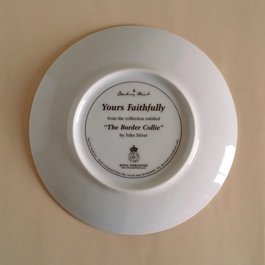 Plato decorativo de porcelana Royal Worcester • 
