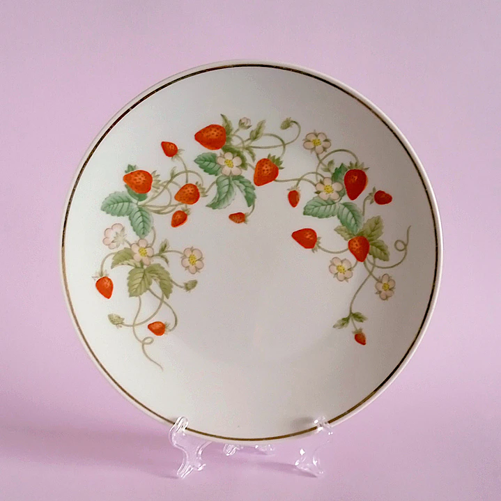 Plato decorativo alemán Crown Bavaria para Avon – Diseño frutillas 1