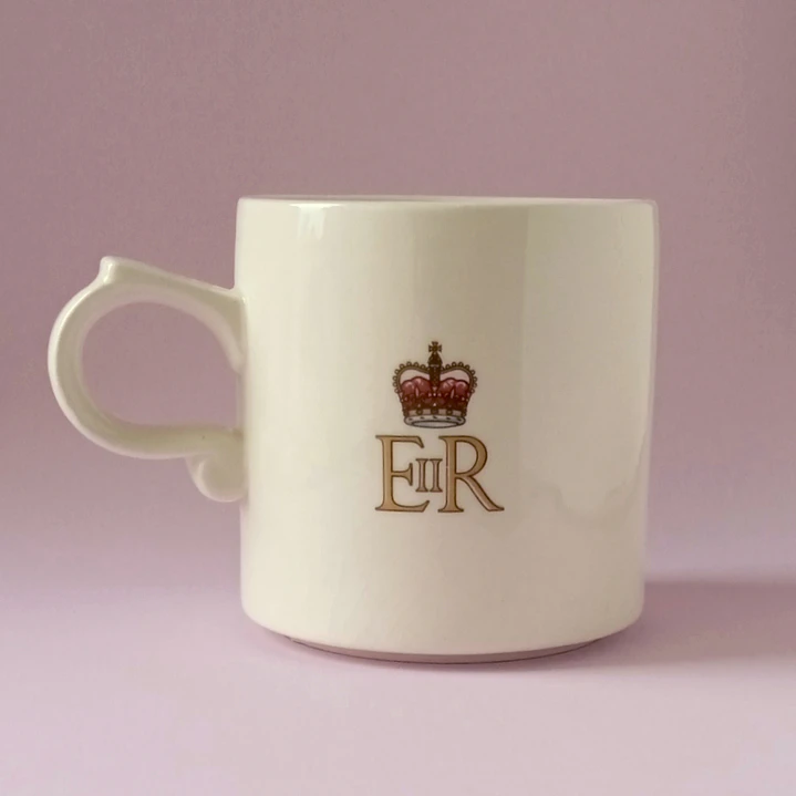 Tazón conmemorativo Jubileo de Plata Reina Isabel II • 1977 2