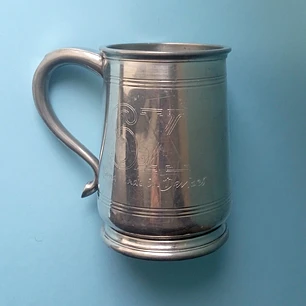 Jarro de peltre de cerveza 6X de Wadworth • Inglaterra