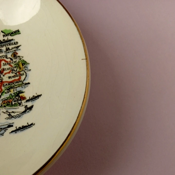 Pequeño plato vintage souvenir Isla de Wight • Inglaterra 7