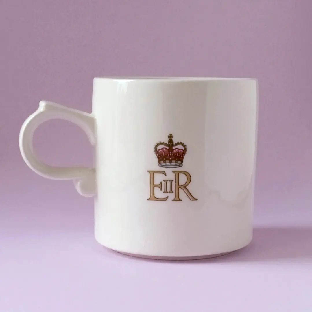 Tazón conmemorativo Jubileo de Plata Reina Isabel II • 1977 2
