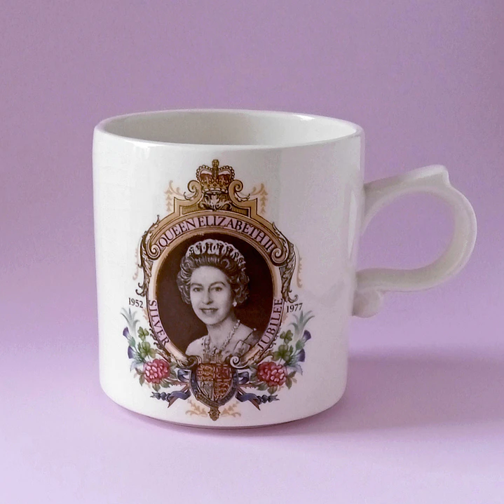 Tazón conmemorativo Jubileo de Plata Reina Isabel II • 1977 1