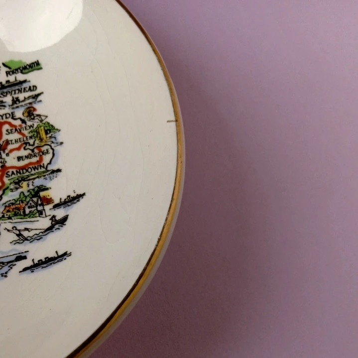 Pequeño plato vintage souvenir Isla de Wight • Inglaterra 7