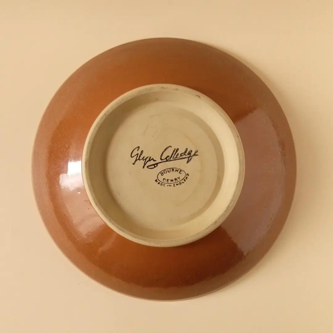 Plato hondo inglés Bourne Denby • 1960 • con detalle 2