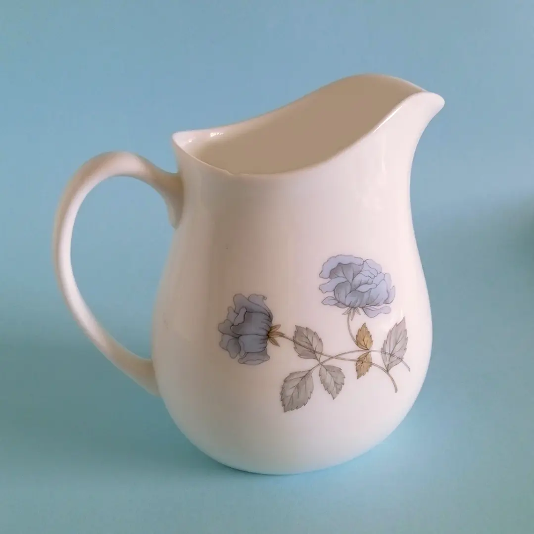 Lechero de porcelana Wedgwood 