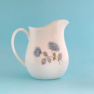 Lechero de porcelana Wedgwood 