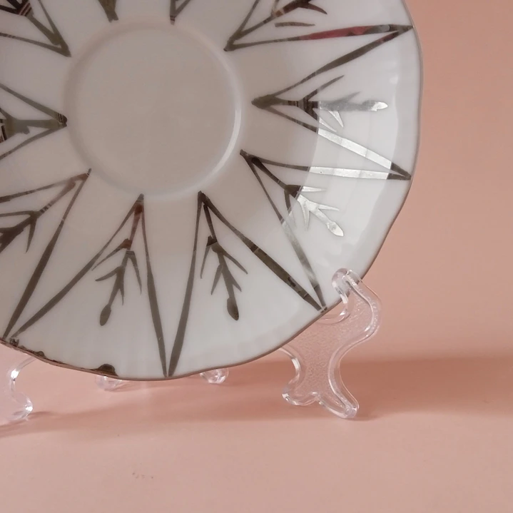 Platito de porcelana con decoración plateada • 11 cm 6