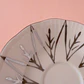Platito de porcelana con decoración plateada • 11 cm - Miniatura 3